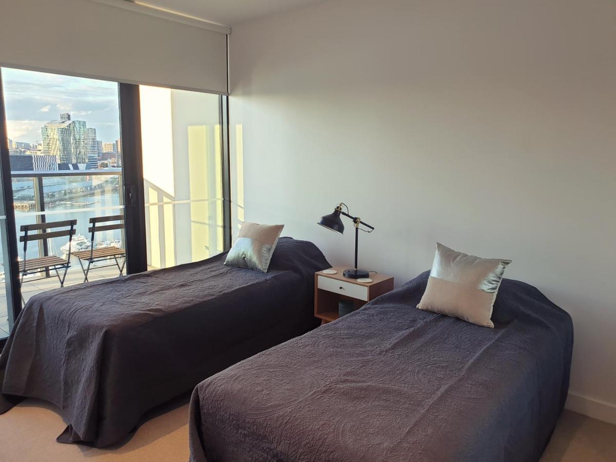 Orange Stay At Collins Wharf Melbourne Exterior photo